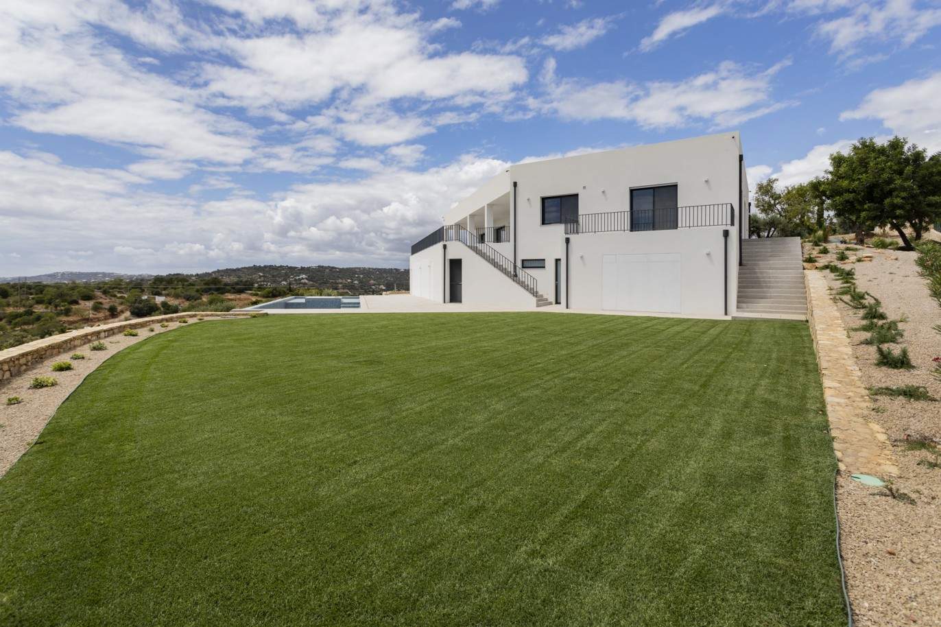 Villa de 4 dormitorios con piscina, en venta en S.Clemente, Loulé, Algarve_201811