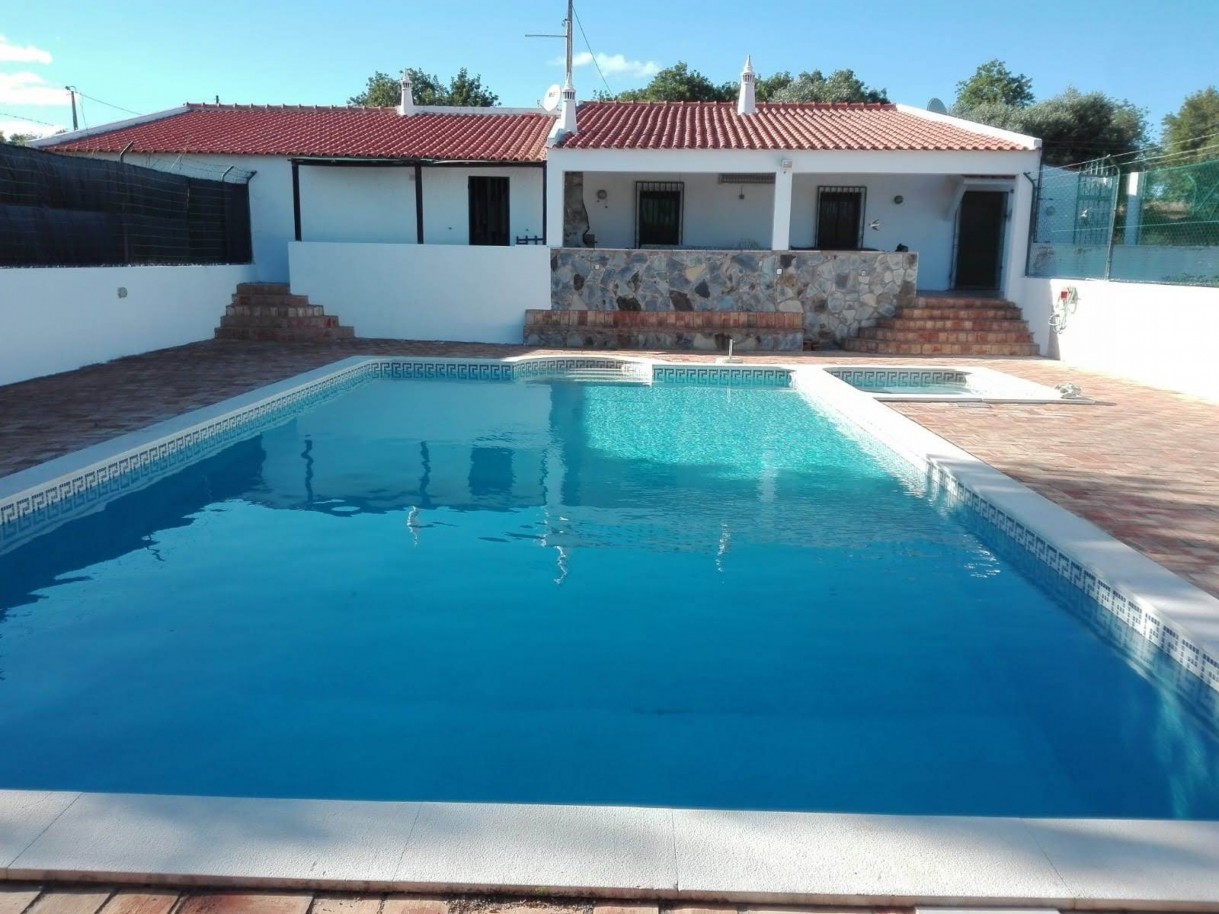 Villa de 4 dormitorios con piscina, en venta en Tunes, Algarve_202344