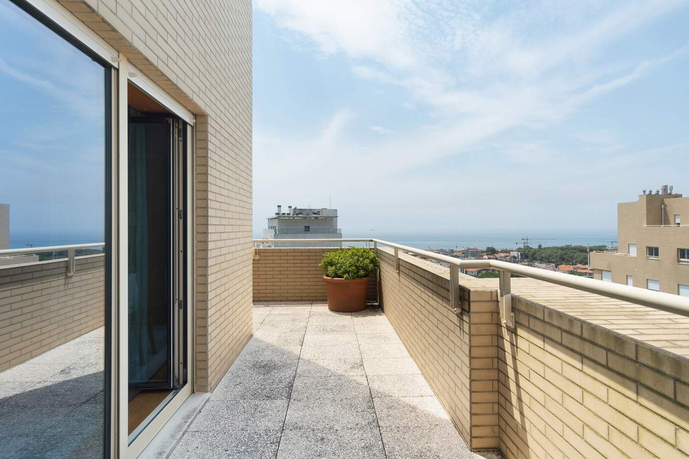 5 bedroom duplex flat with sea views, for sale, Pinhais da Foz, Porto, Portugal_203355