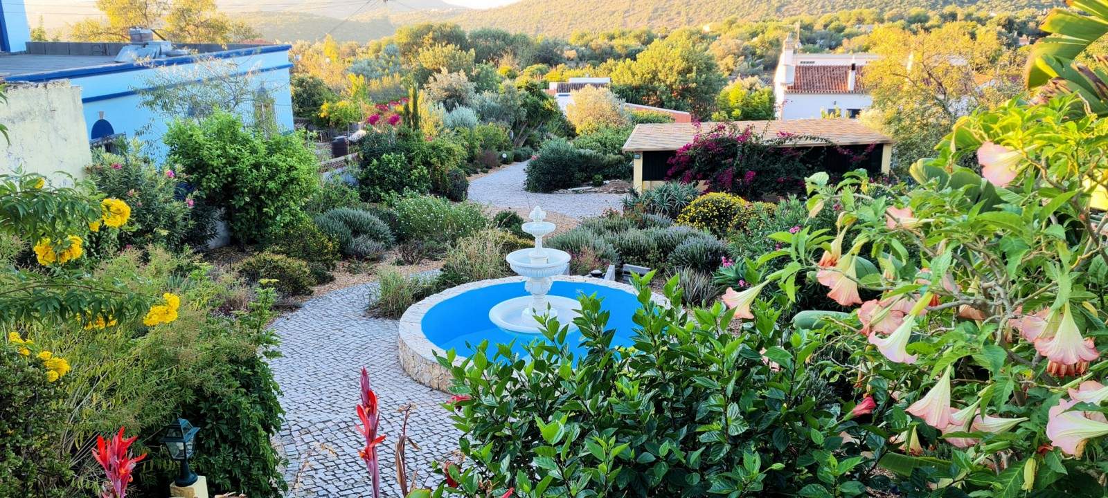 Villa de 2 dormitorios con jardín, en venta, en São Brás de Alportel, Algarve_203375