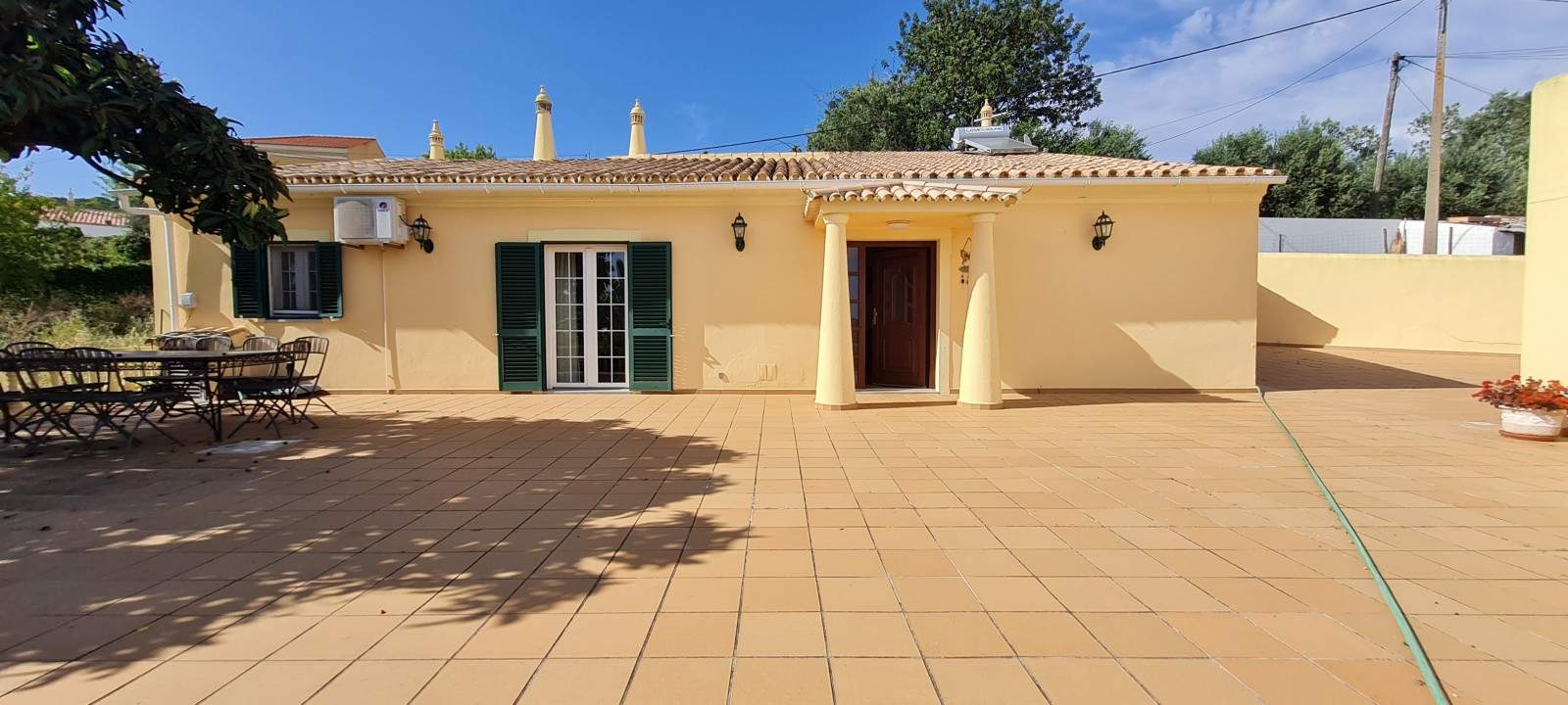 2 Schlafzimmer Villa mit Garten, zu verkaufen, in São Brás de Alportel, Algarve_203391
