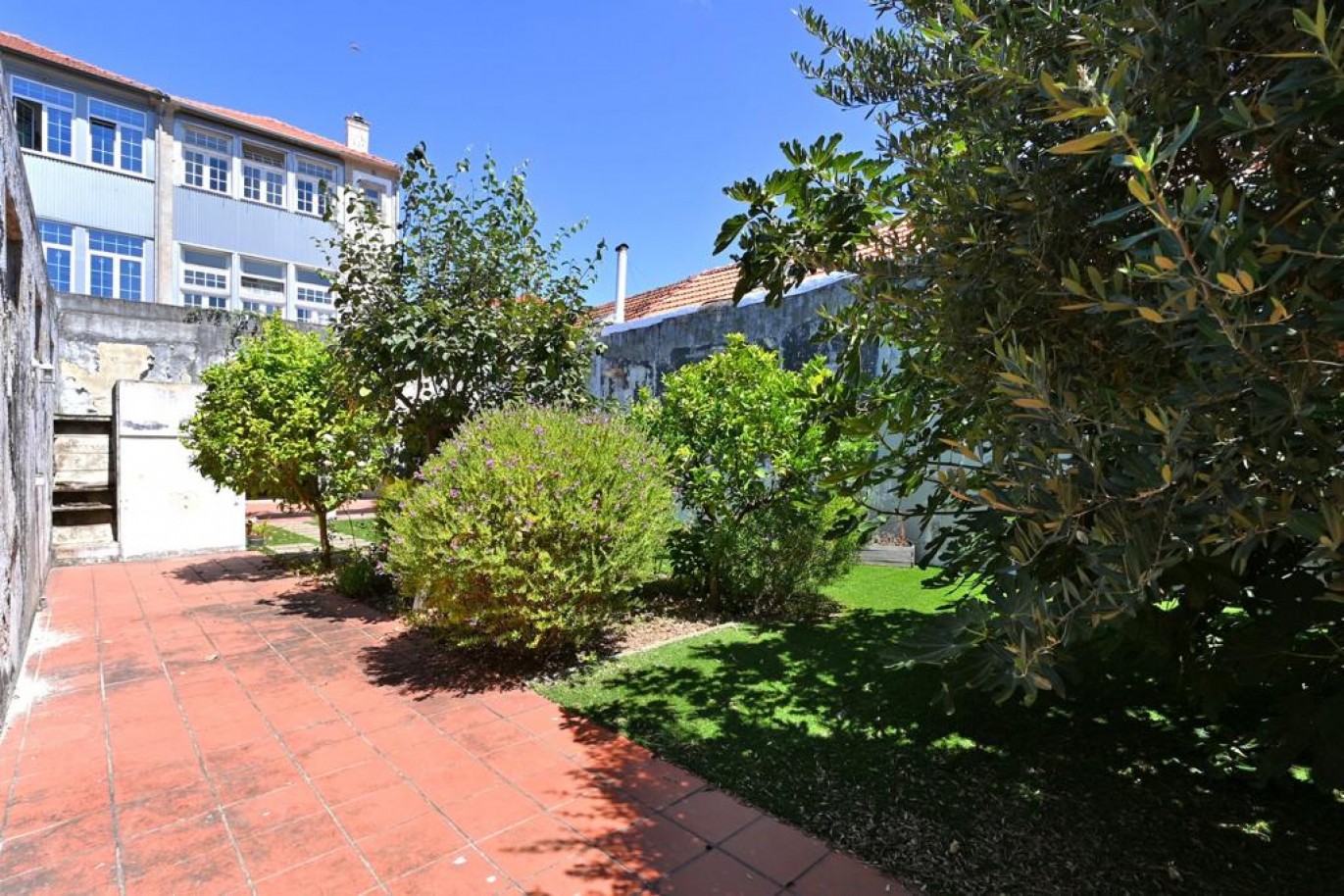 Villa con patio, en venta, en Campanhã, Oporto, Portugal_204014