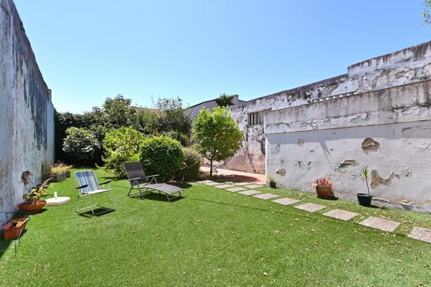 Villa avec patio, à vendre, à Campanhã, Porto, Portugal_204015