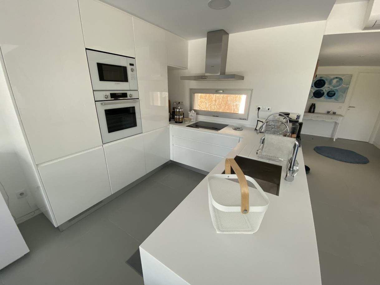 Semi-detached villa, with swimming pool, for sale, in Vilamoura, Algarve_204500