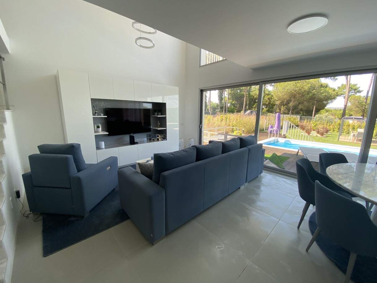 Villa jumelée, avec piscine, à vendre, à Vilamoura, Algarve_204501