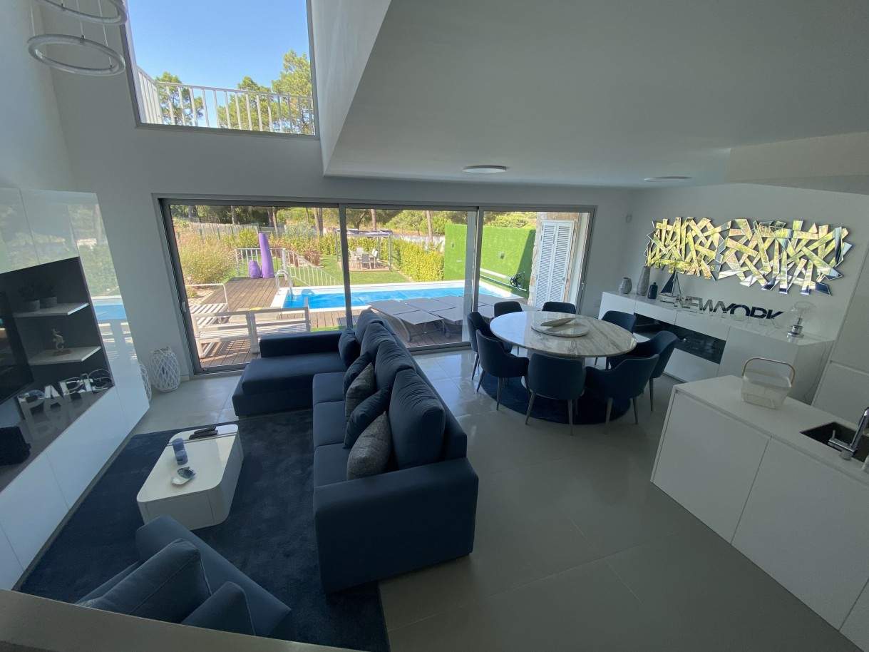 Villa adosada, con piscina, en venta, en Vilamoura, Algarve_204514