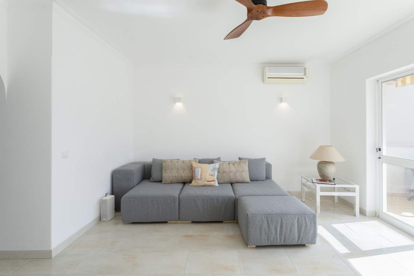 Piso de 1 dormitorio en venta en Quarteira centro, Algarve_204540