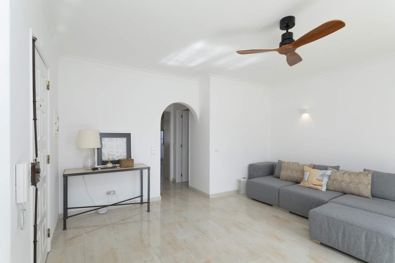 Piso de 1 dormitorio en venta en Quarteira centro, Algarve_204541