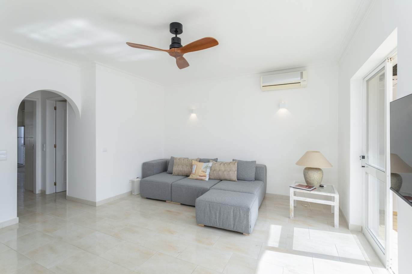 Piso de 1 dormitorio en venta en Quarteira centro, Algarve_204542
