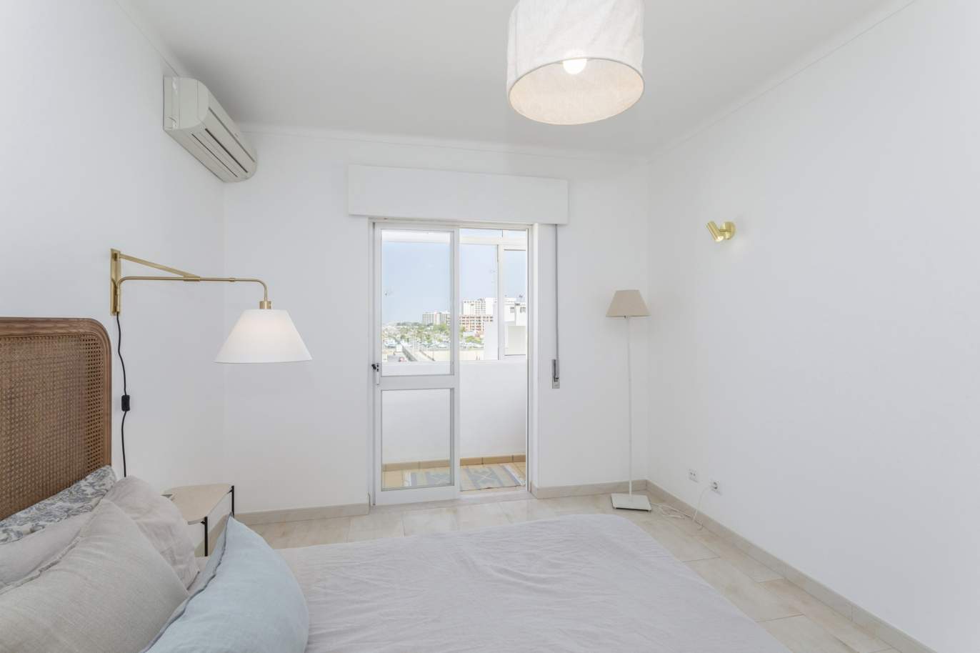 Piso de 1 dormitorio en venta en Quarteira centro, Algarve_204550