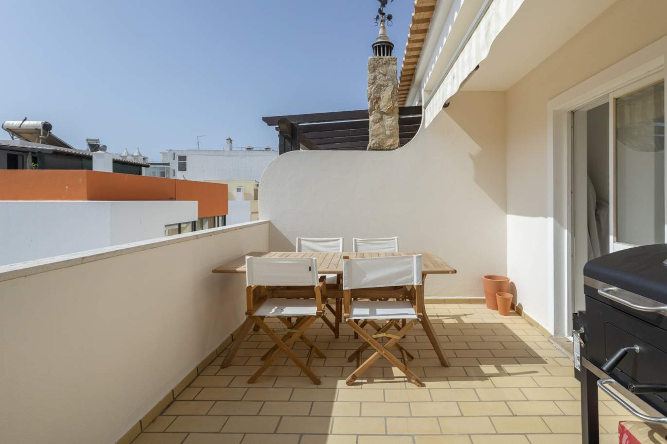 Piso de 1 dormitorio en venta en Quarteira centro, Algarve_204559