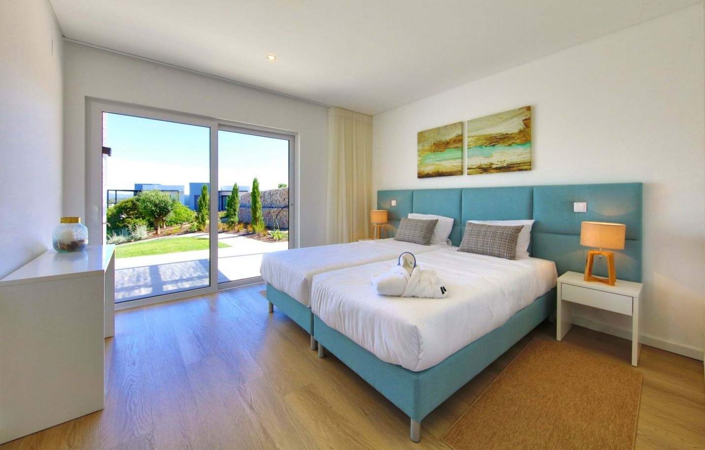 2+1 bedroom villa in resort, for sale in Carvoeiro, Algarve_204757