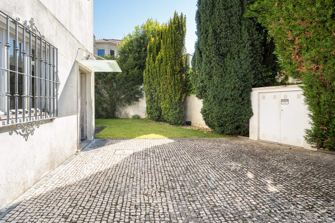 Verkauf: Freistehende Villa mit Garten zur Sanierung, in Lordelo do Ouro, Porto, Portugal_205519
