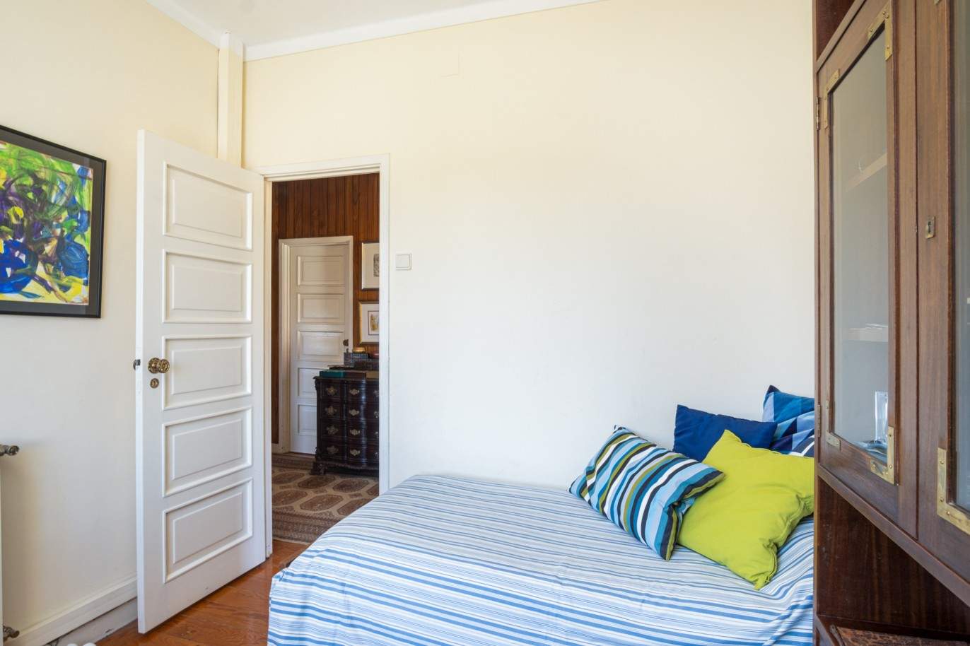 4+2 Schlafzimmer Villa mit Garten, zu verkaufen, in Lordelo do Ouro, Porto, Portugal_205616