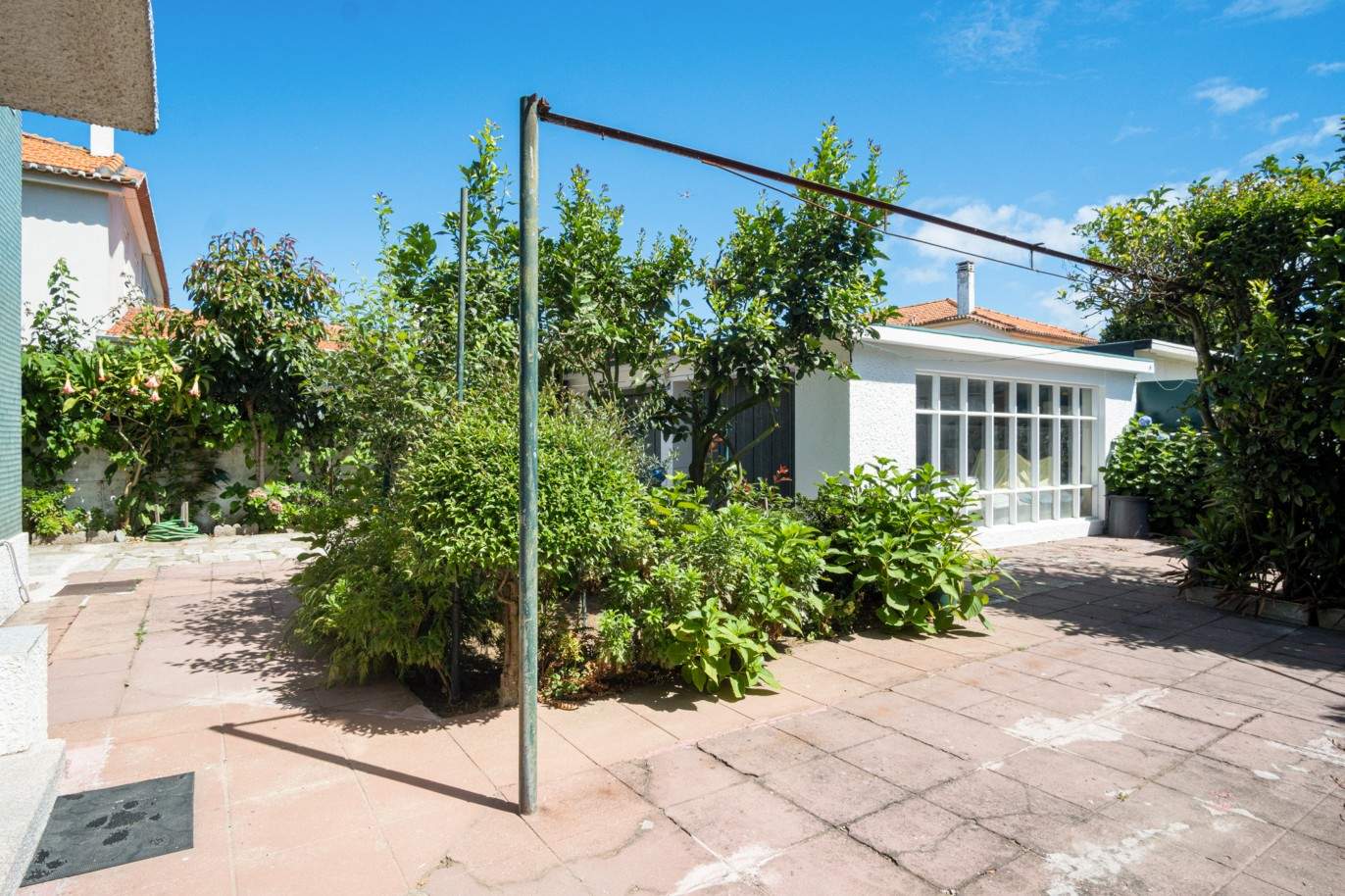 Moradia V4+2 com jardim, para venda, em Lordelo do Ouro, Porto_205623