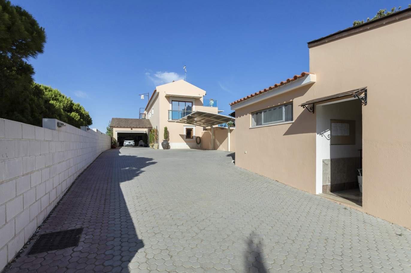 Magnificent 3 bedroom villa with sea view for sale in Olhão, Algarve_205664