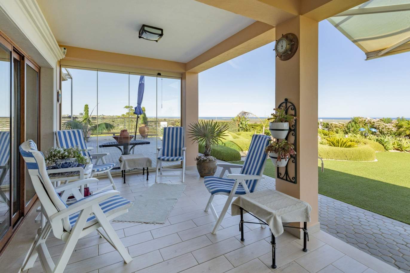 Magnificent 3 bedroom villa with sea view for sale in Olhão, Algarve_205670