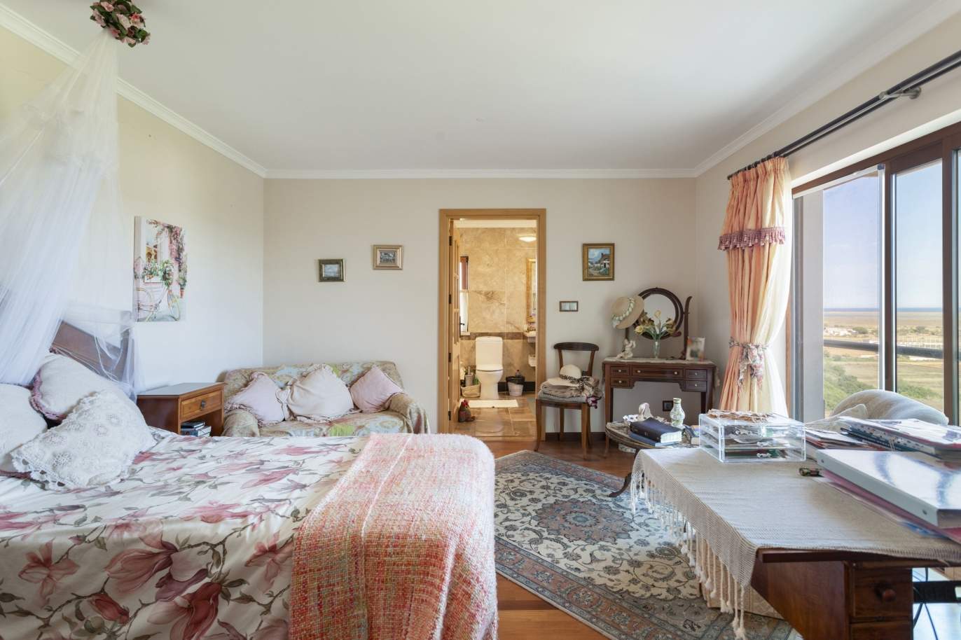 Magnificent 3 bedroom villa with sea view for sale in Olhão, Algarve_205677