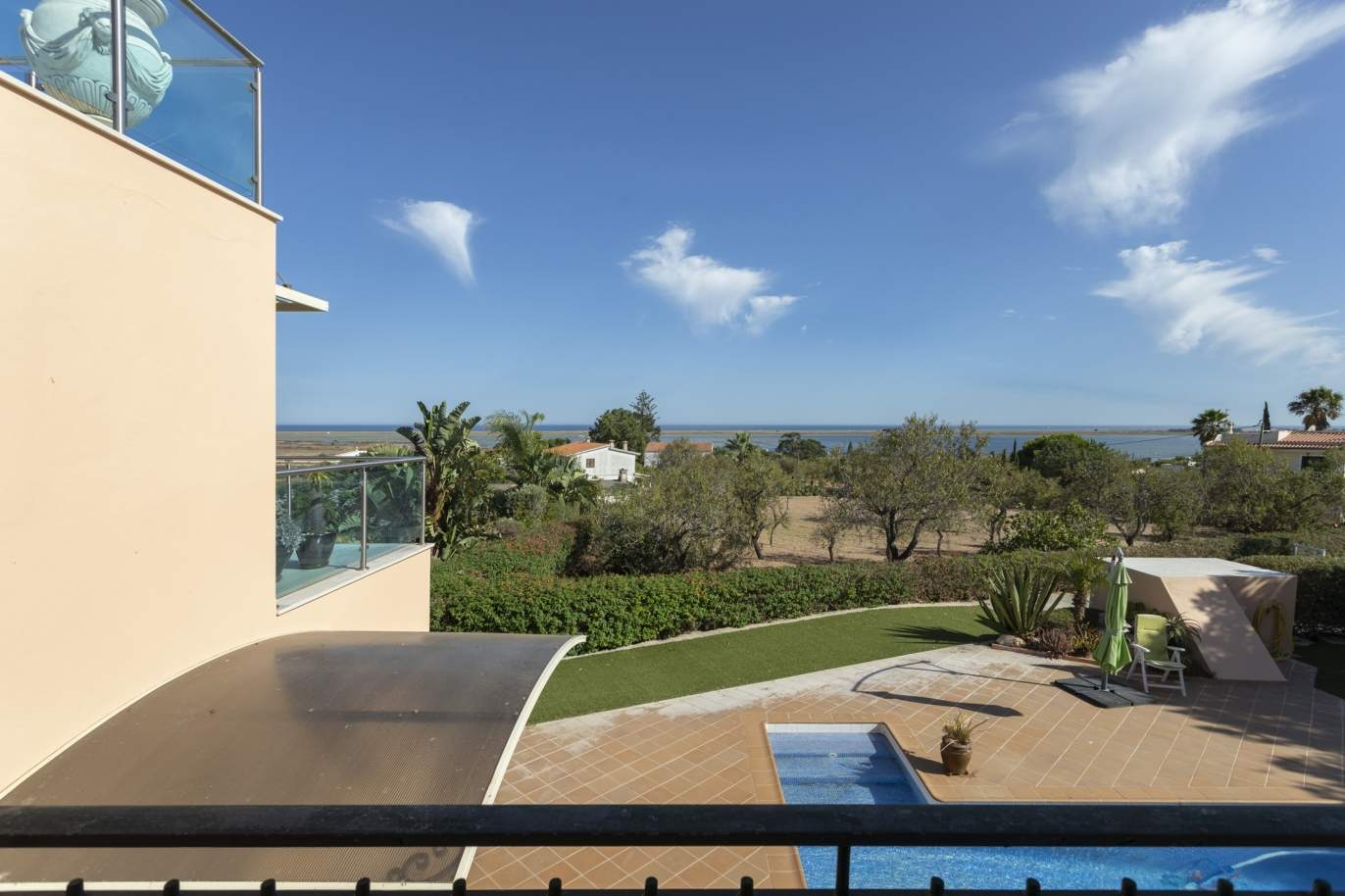 Magnificent 3 bedroom villa with sea view for sale in Olhão, Algarve_205681