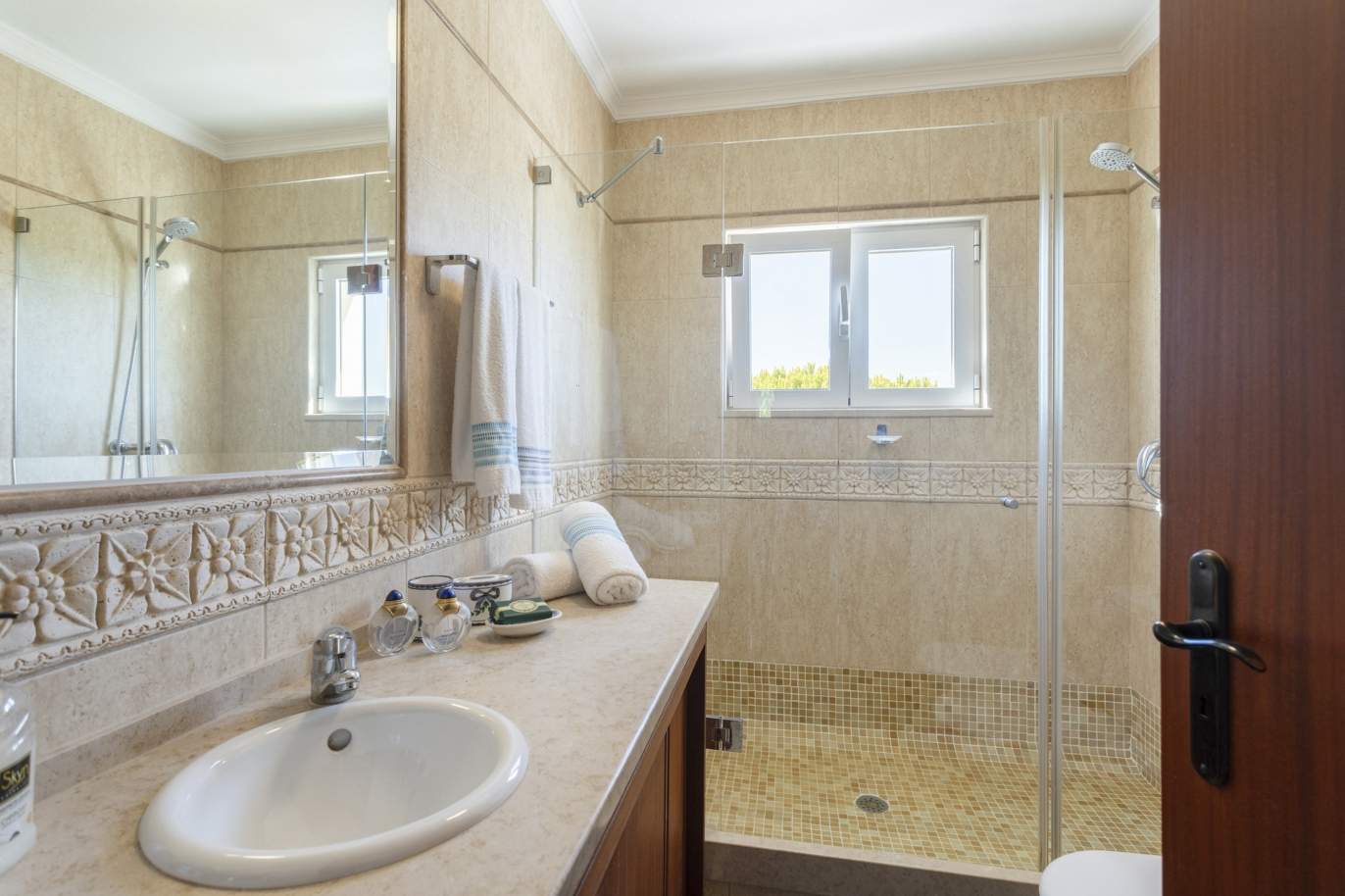 Magnificent 3 bedroom villa with sea view for sale in Olhão, Algarve_205683