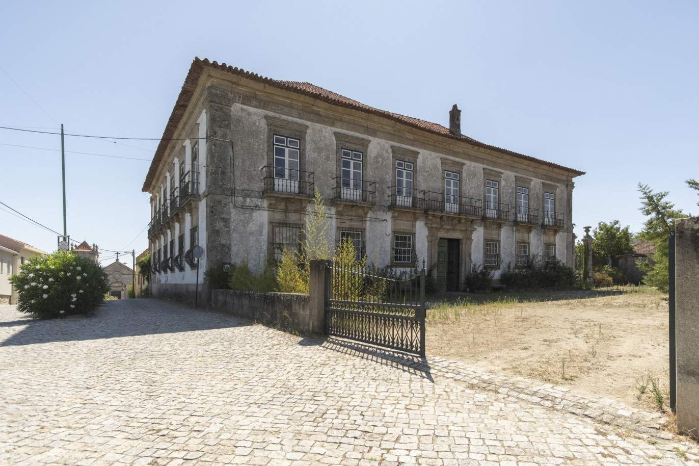 Venta: Palacete para restaurar con jardines y fuente centenaria, en Lamego, región vinícola del Alto Duero, norte de Portugal_207357