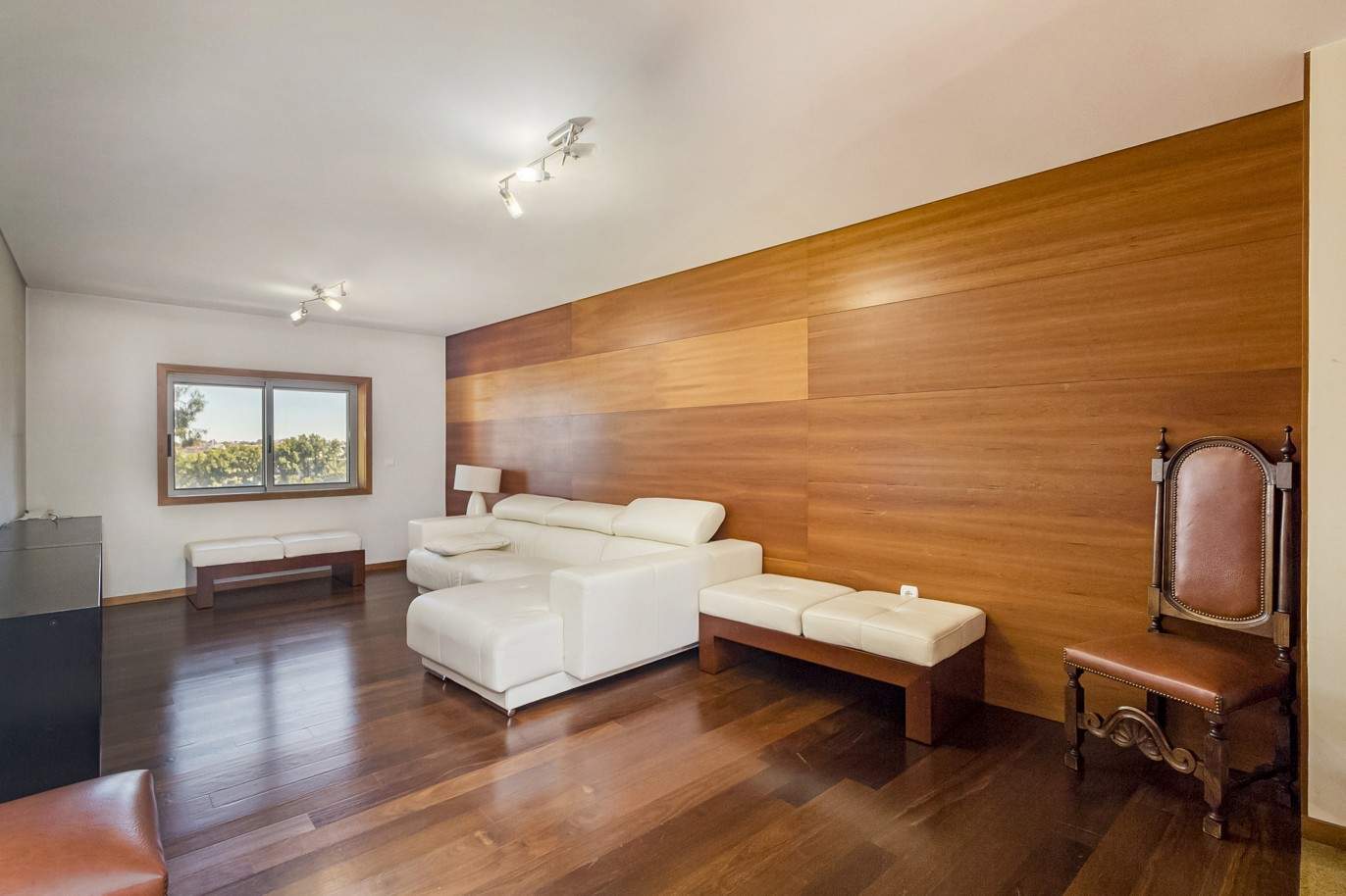 Piso de 4 dormitorios con balcón, en venta, en Antas, Oporto, Portugal_208448