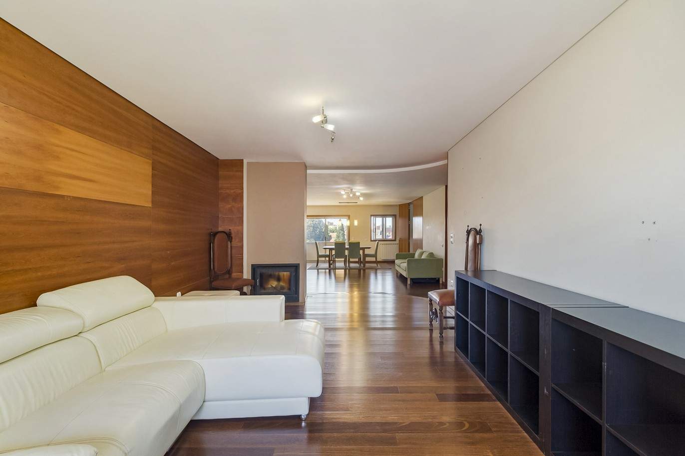 Apartamento T4 com varanda, para venda, nas Antas, Porto_208449