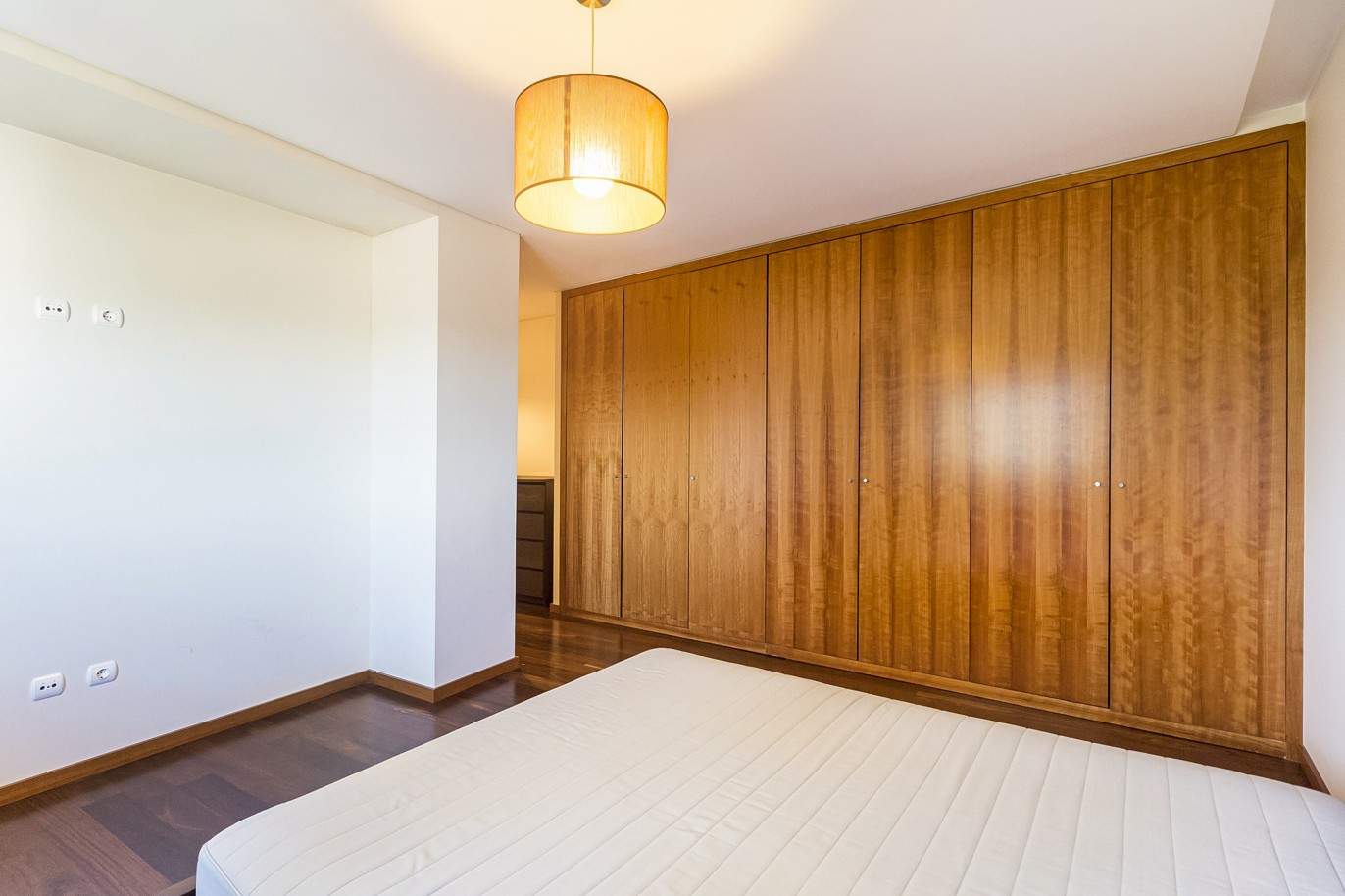 Apartamento T4 com varanda, para venda, nas Antas, Porto_208458