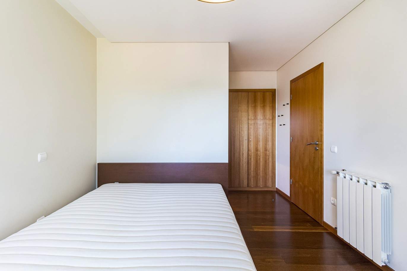 Apartamento T4 com varanda, para venda, nas Antas, Porto_208468