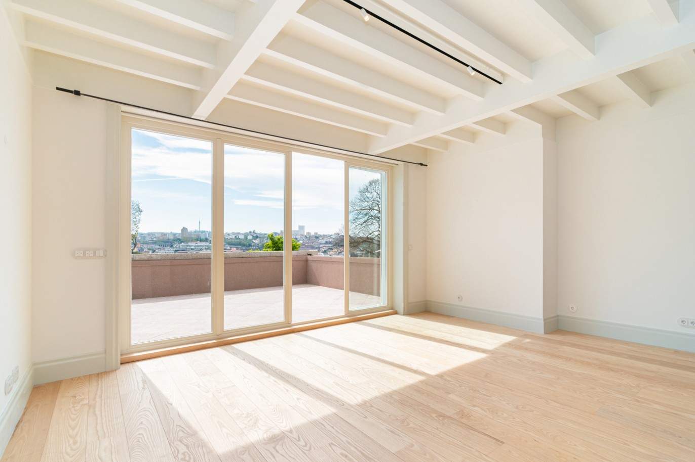 Luxuriöse neue Maisonette-Wohnung, zu verkaufen, im Zentrum von Porto, Portugal _208502