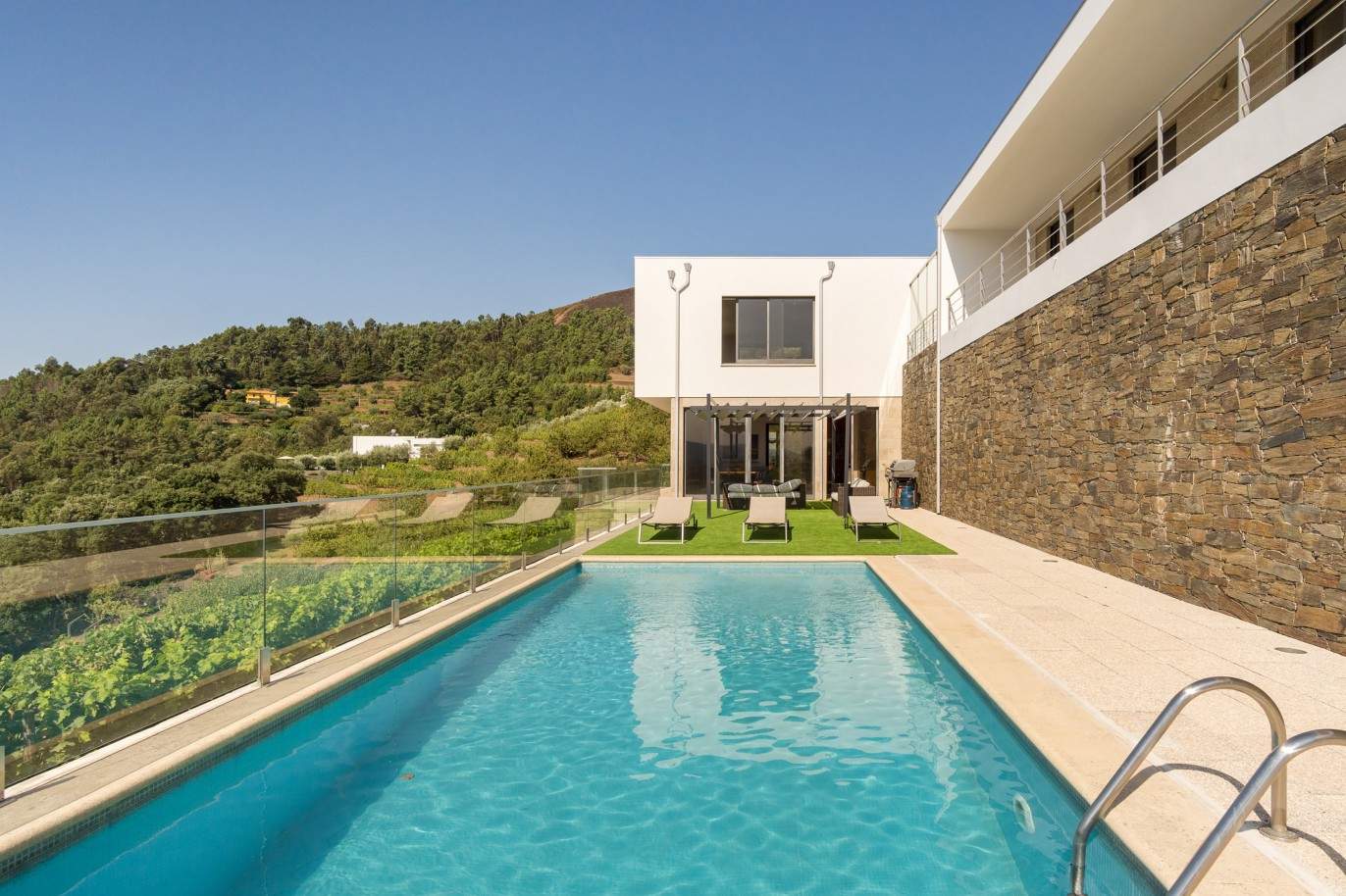 Villa con piscina, viñedos y vistas a la montaña, en venta, en Baião, Norte de Portugal_208577