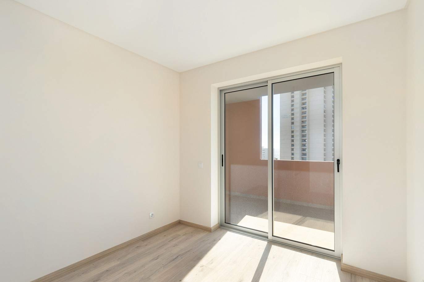 2 bedroom apartment, with sea view, for sale in Praia da Rocha, Algarve_208648