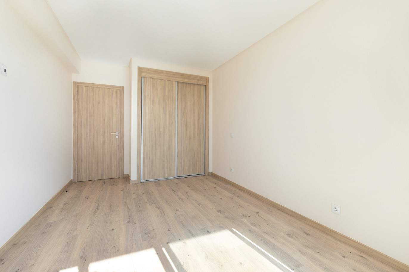 2 bedroom apartment, with sea view, for sale in Praia da Rocha, Algarve_208649