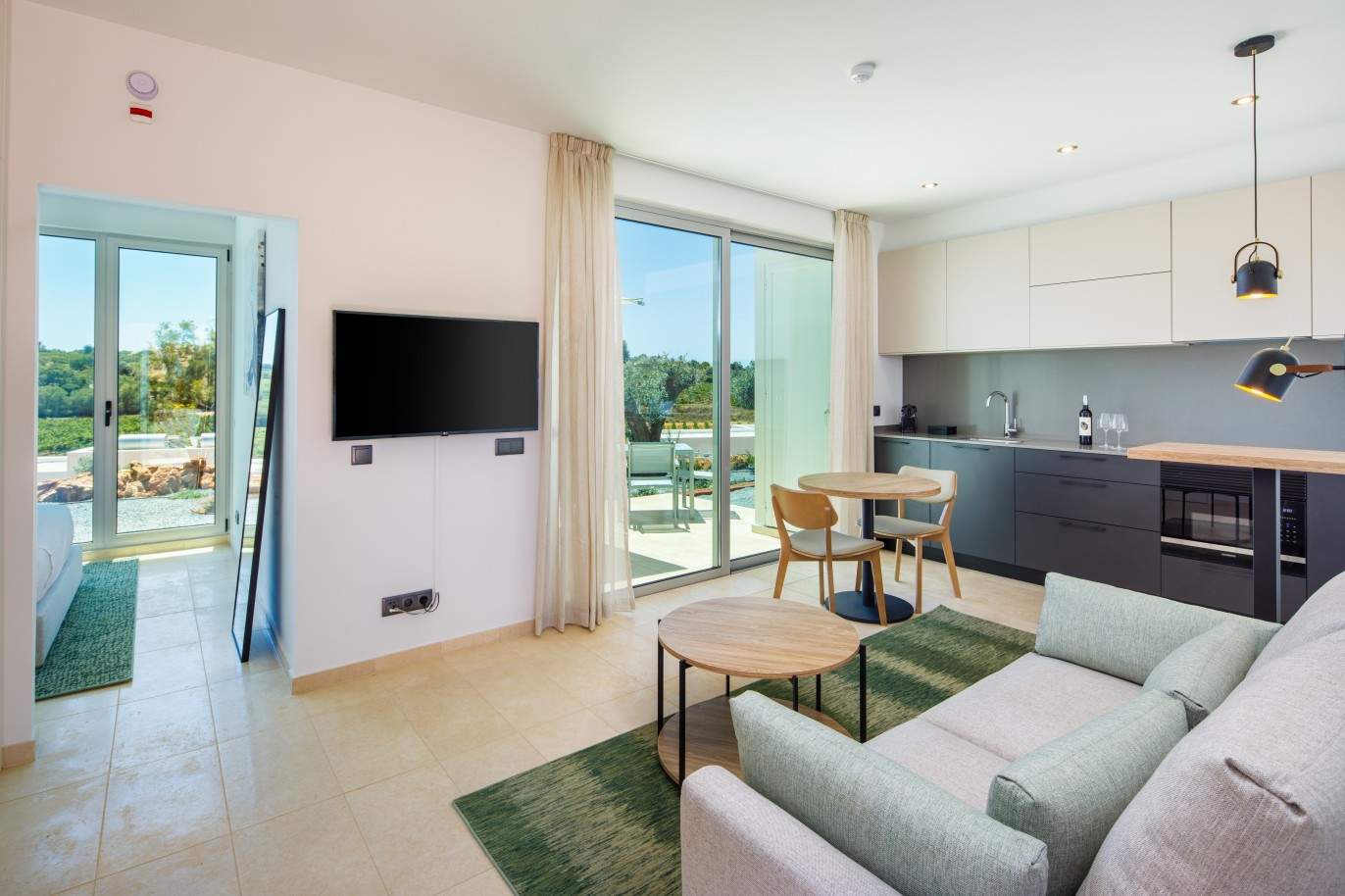 Modern 1 bedroom apartment, overlooking the vineyard hills, Lagoa, Algarve_208748