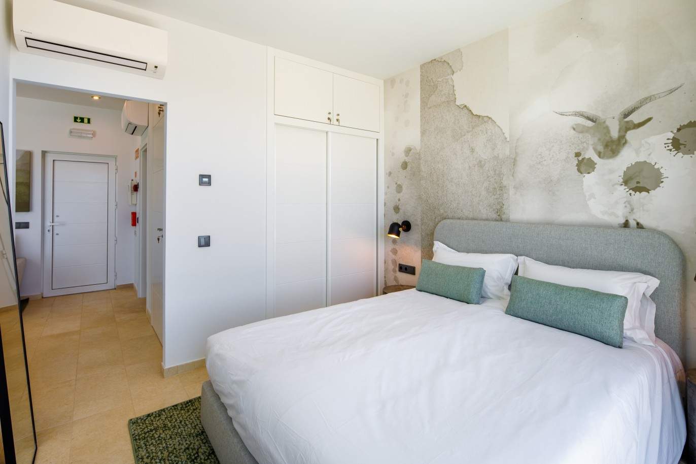 Modern apartment, overlooking the vineyard hills, Lagoa, Algarve_208788