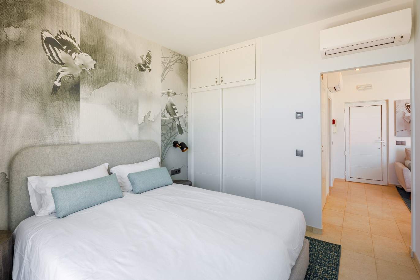 Modern 1 bedroom apartment, overlooking the vineyard hills, Lagoa, Algarve_208815