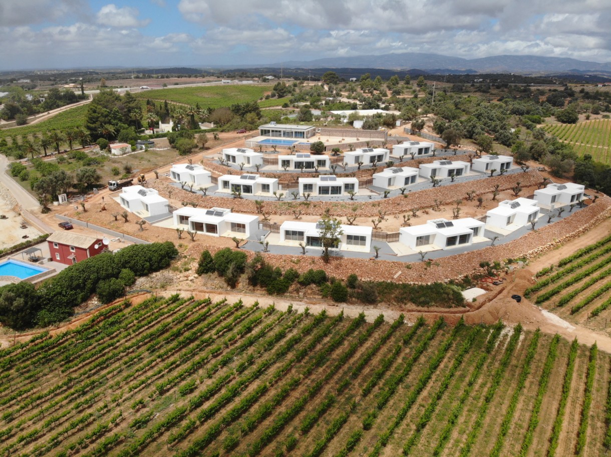 Modern 1 bedroom apartment, overlooking the vineyard hills, Lagoa, Algarve_208824