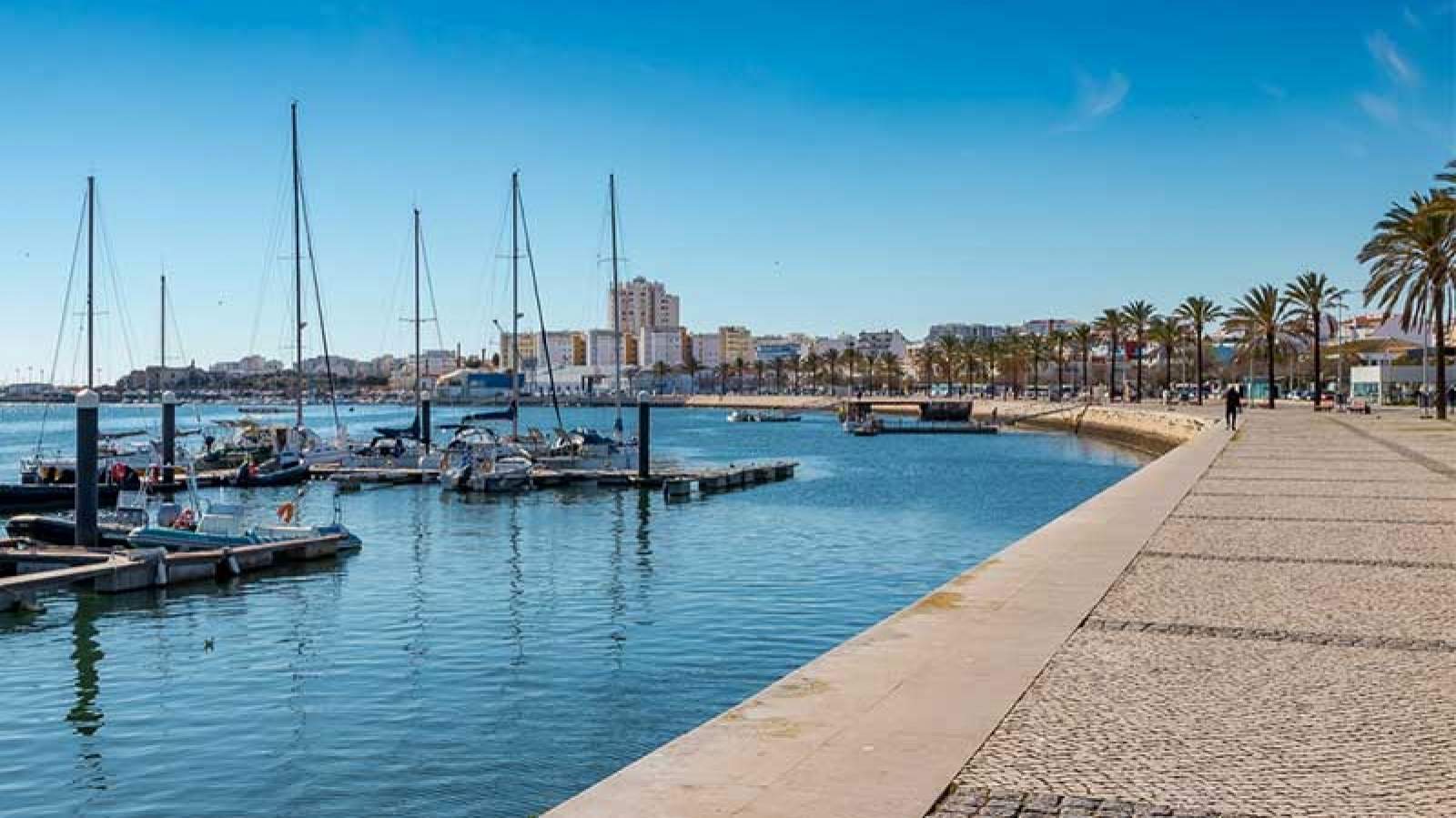 Terreno edificable, en venta en Portimão, Algarve_209063