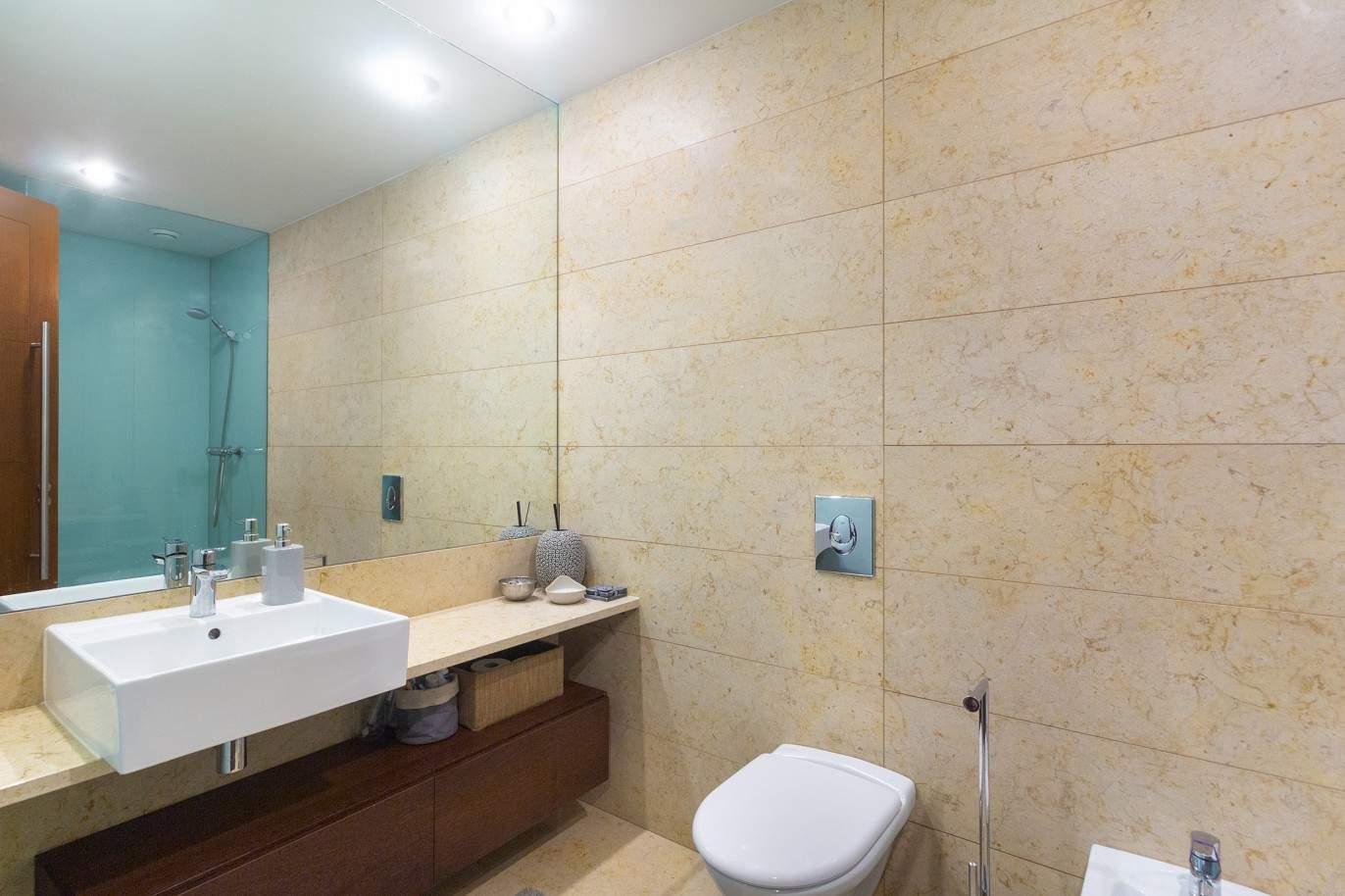 Piso de 3 dormitorios en condominio cerrado, en venta, V. N. Gaia, Portugal_209087