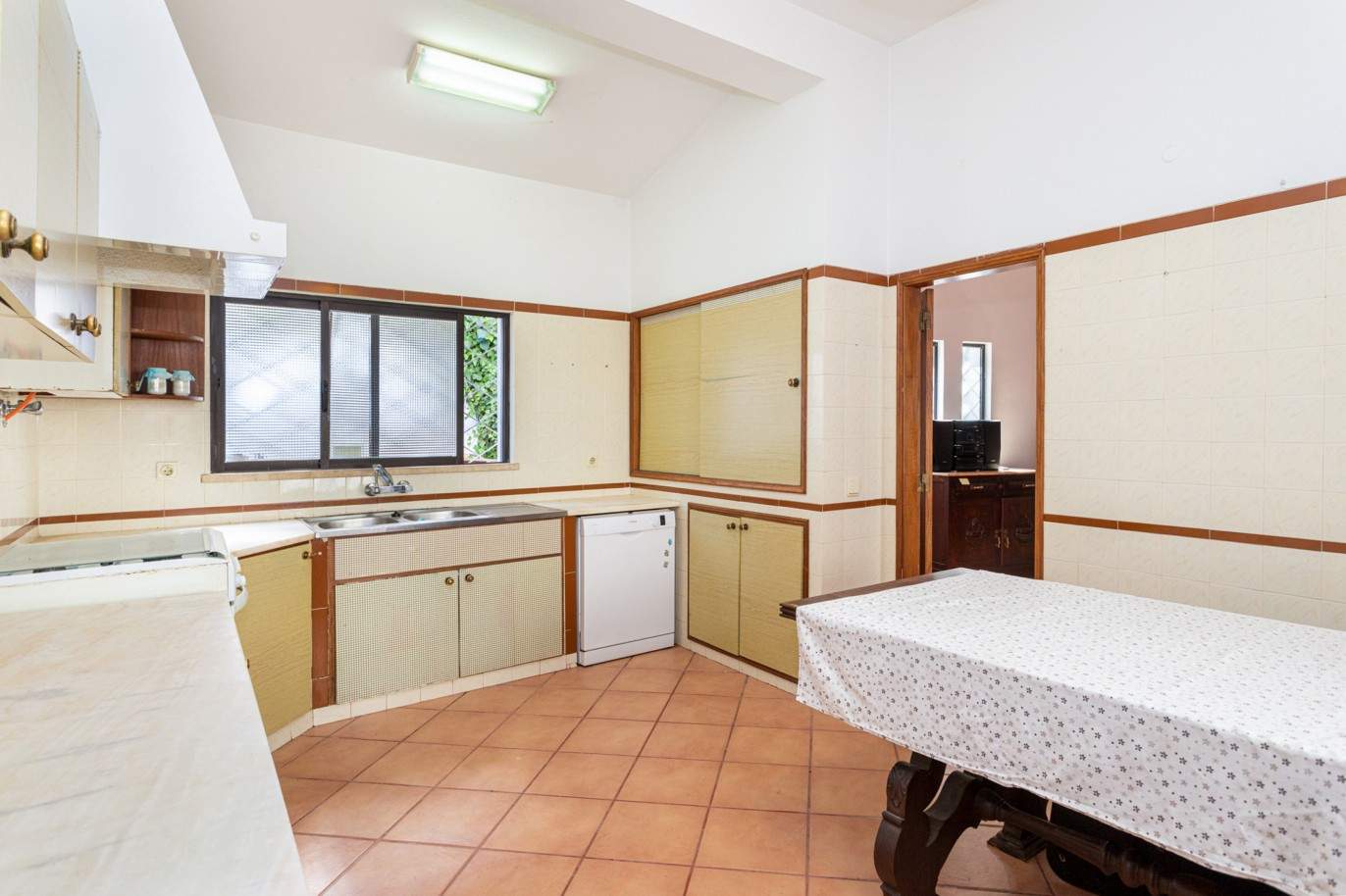 4 Bedroom Villa, à vendre à Montenegro, Algarve_209486