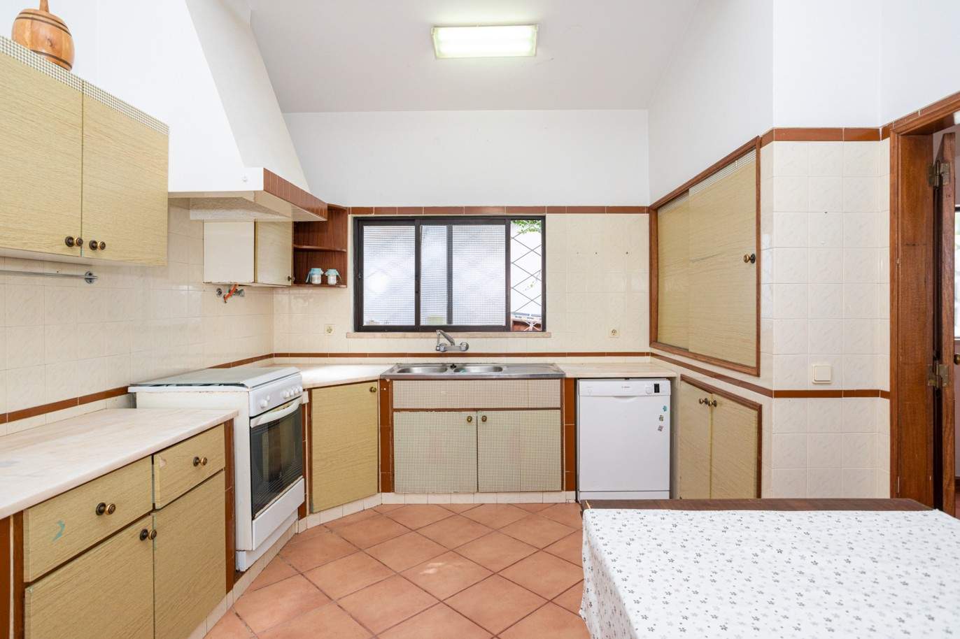 4 Bedroom Villa, à vendre à Montenegro, Algarve_209487