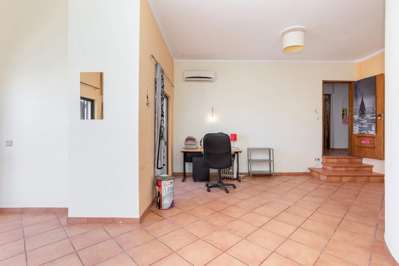 Villa de 4 dormitorios, en venta en Montenegro, Algarve_209492