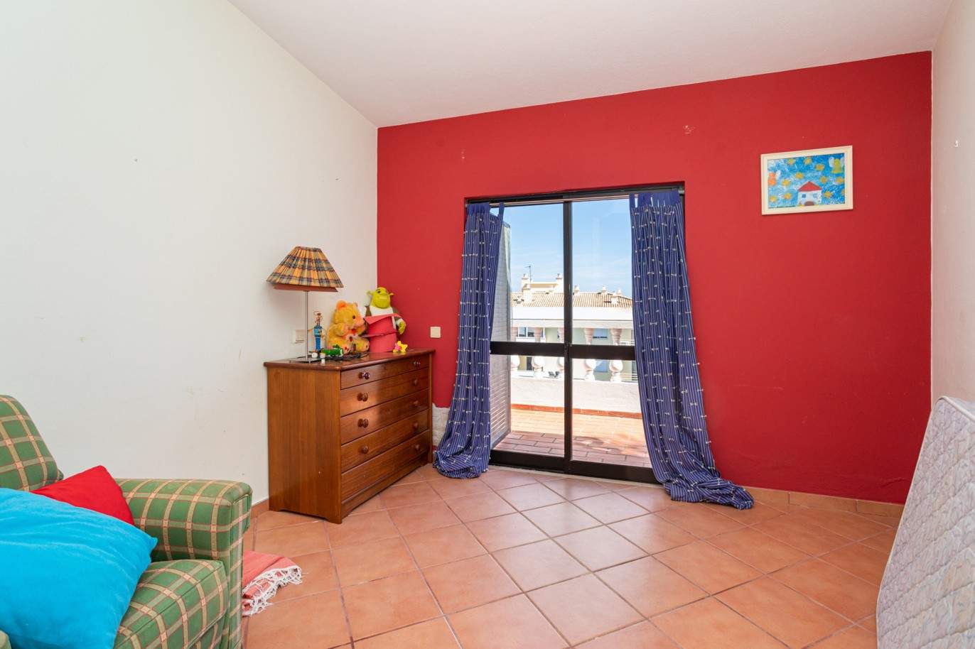 4 Bedroom Villa, à vendre à Montenegro, Algarve_209494
