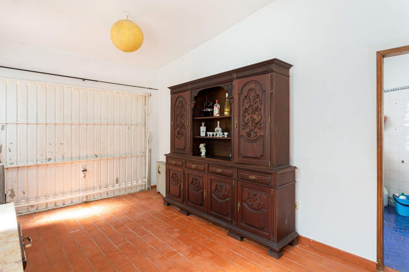 4 Bedroom Villa, à vendre à Montenegro, Algarve_209498