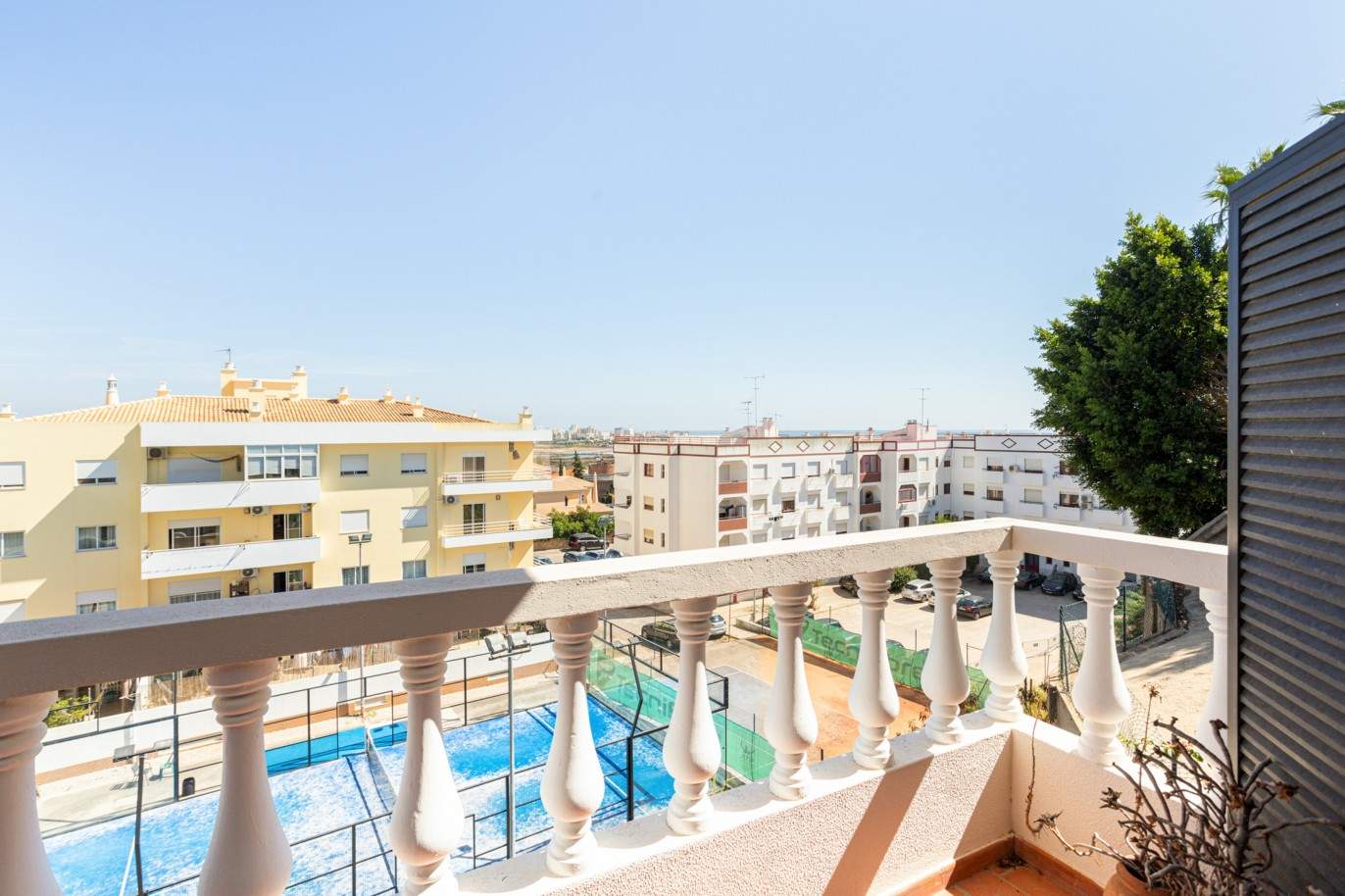 Villa de 4 dormitorios, en venta en Montenegro, Algarve_209504