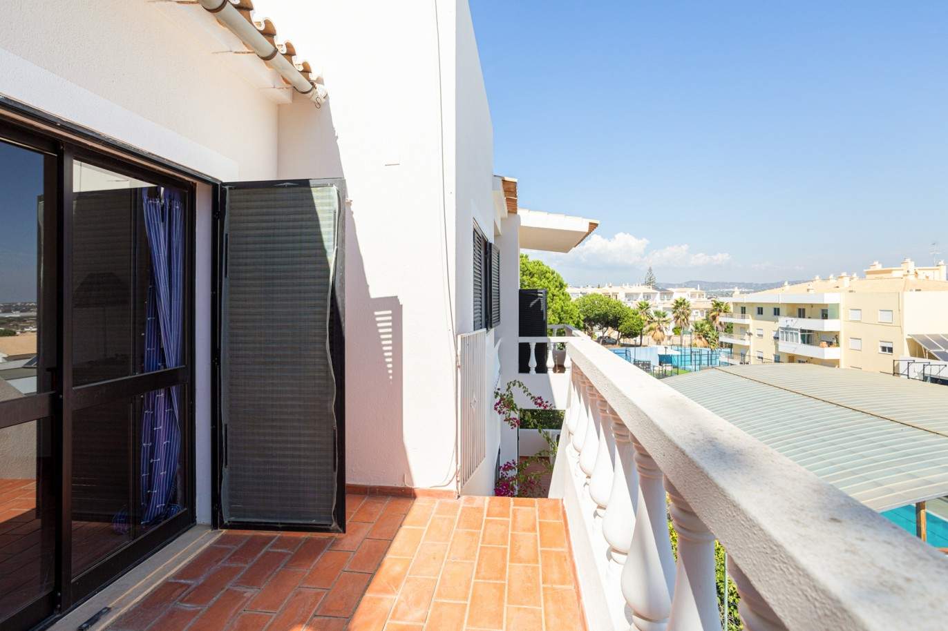 4 Bedroom Villa, à vendre à Montenegro, Algarve_209505