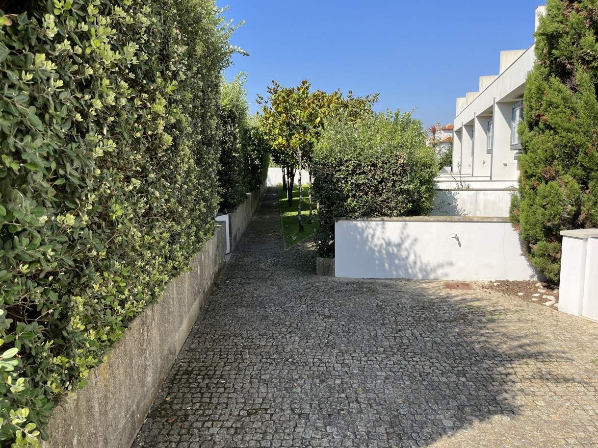 Luxury villa with swimming pool, for sale, in Pinheiro Manso Porto, Portugal_209547