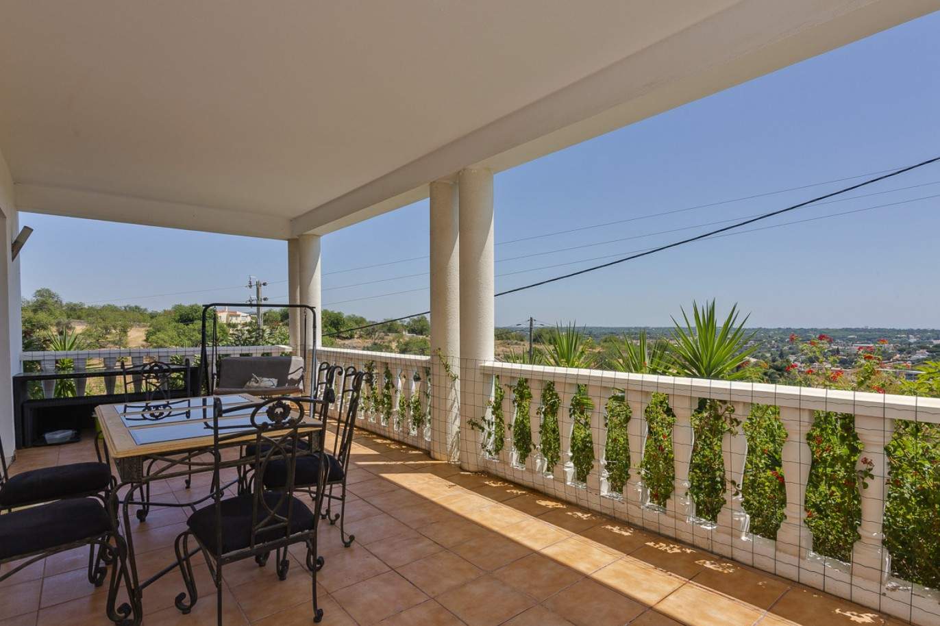 4 Bedroom Villa with sea view, for sale in Boliqueime, Algarve_209946