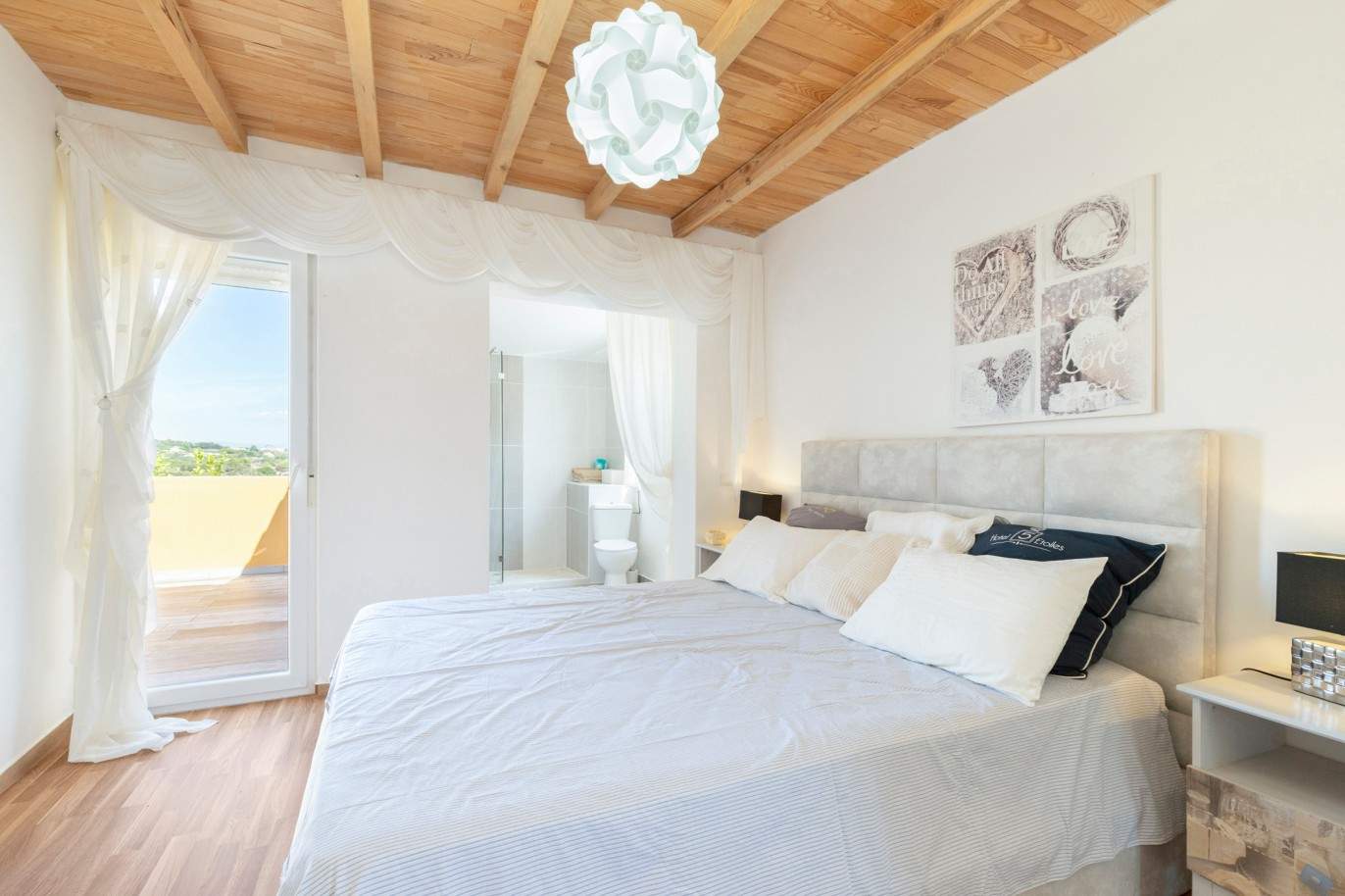 Villa de 6 dormitorios con piscina, en venta en Caramujeira, Algarve_209971