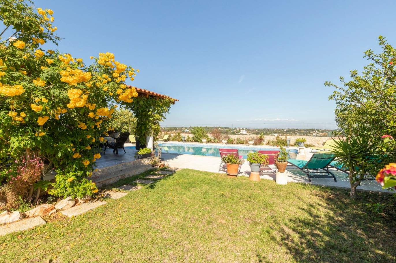 Maison individuelle T6 avec piscine, à vendre à Caramujeira, Algarve_209989